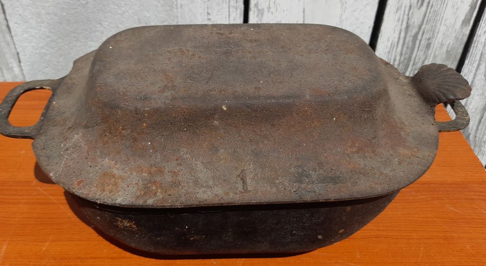 Żeliwne naczynie do pieczenia