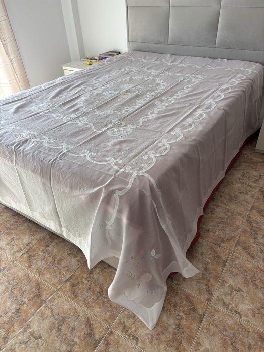 Colcha de casal organdy e algodão bordada à mão da madeira 230x268 com cores pastel