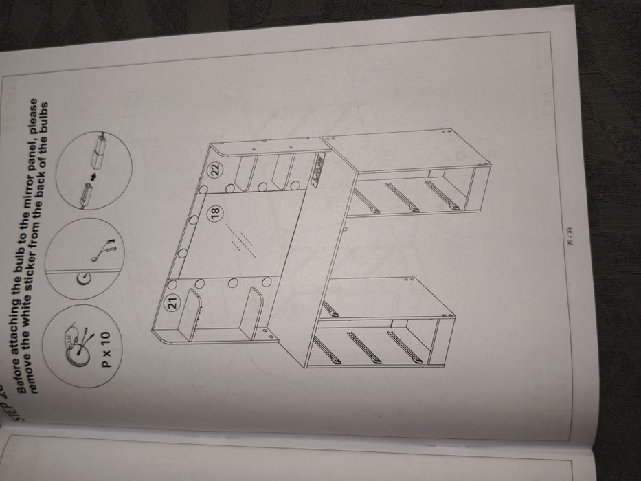 Penteadeira com espelho, luzes LED, 7 gavetas e prateleiras para guardar seus pertences. Ideal para quarto e closet.