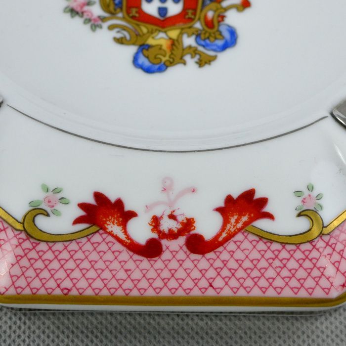Cinzeiro em Porcelana e Prata – Com brasão da Monarquia
