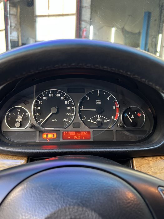 Продаю бмв е46 туринг