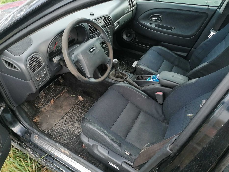 Volvo V40 2001r 1,8E Karoseria z przeznaczeniem na części