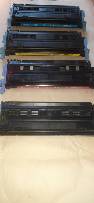 Картриджі комплект бу для hp 1600 124A Q6000A