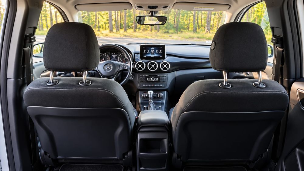 Mercedes W 246 BENZYNA B180