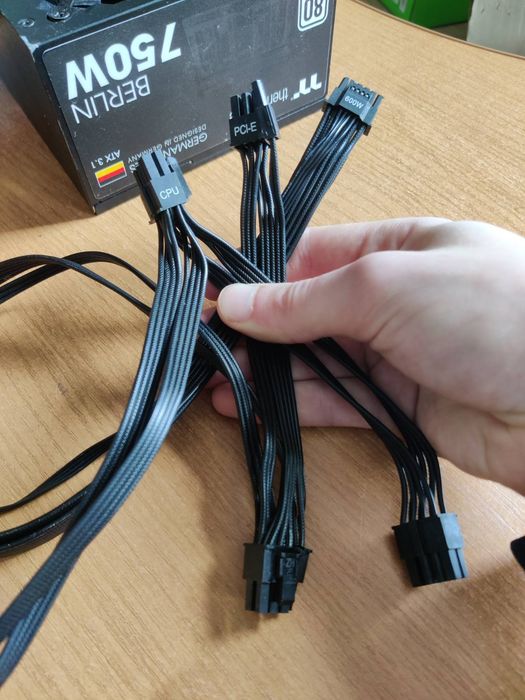 Thermaltake Berlin 750W ATX 3.1 / 12V-2x6 (на пломбе)