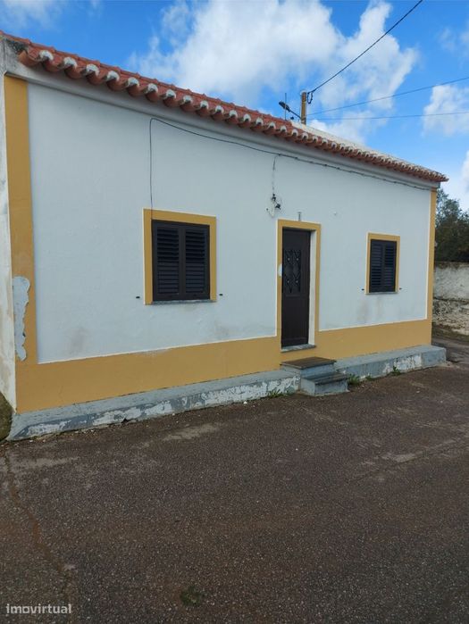 Moradia Geminada em banda T3 - Selmes — Selmes, Beja