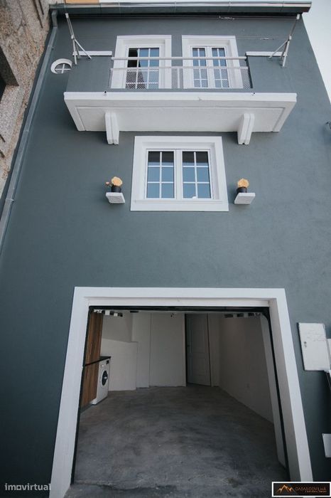 Moradia no centro histórico com garagem