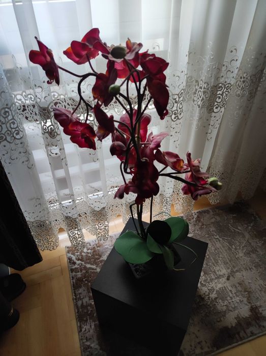 Sprzedam 1 sztuczny kwiatek typu storczyk.