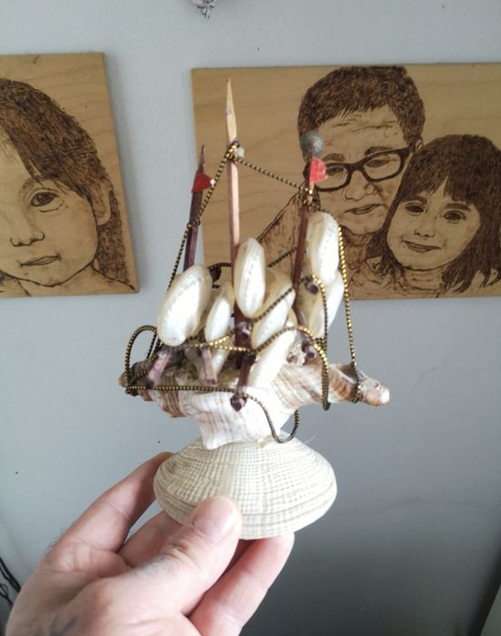 Żaglowiec z muszli morskich