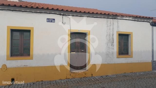 Predio em Propriedade S.Pedro do Corval