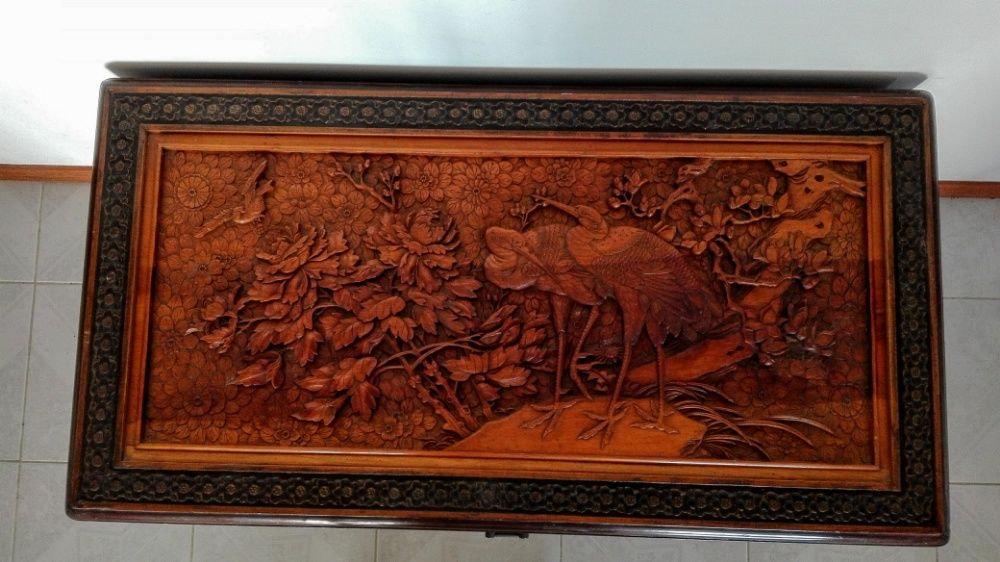 Baú Muito Raro Antigo em dois Tons de Madeira - BAIXA DE PREÇO 90€