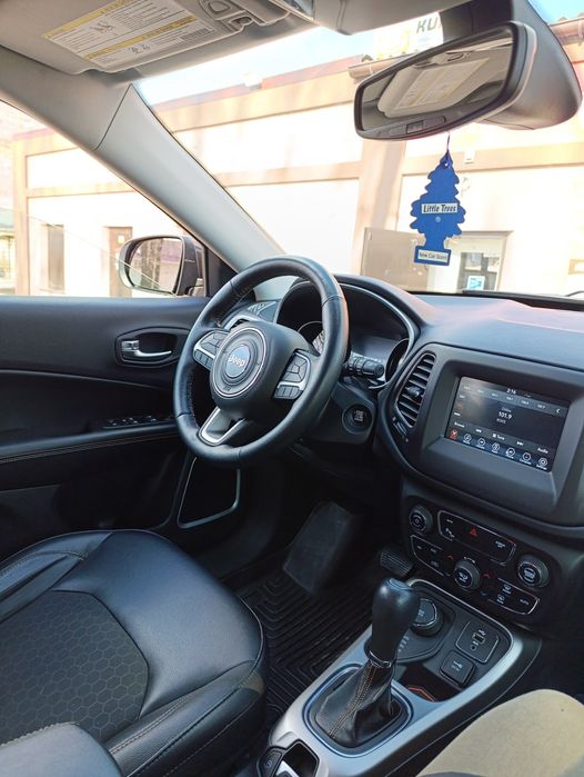 Продам Jeep Compass