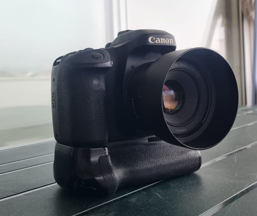 Canon 80D + punho frio + lente 18-55 + lente 50mm