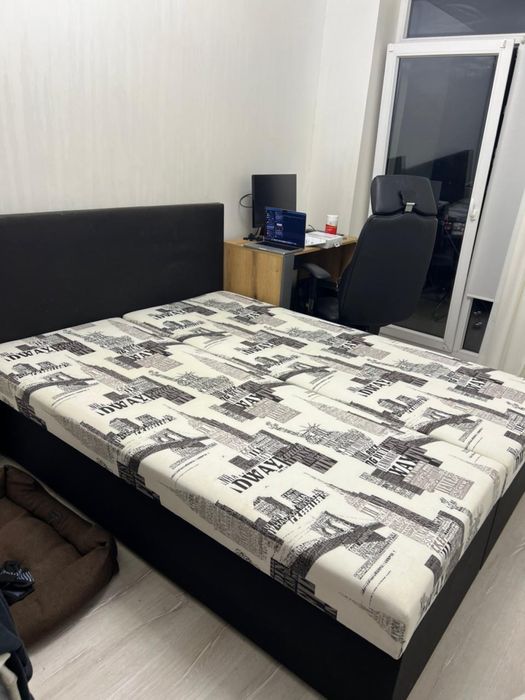 двоспальне ліжко  з нішами для білизни