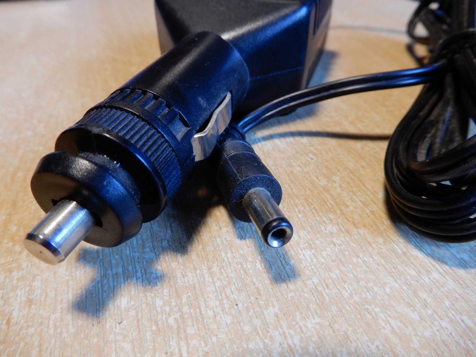 Zasilacz samochodowy CA1217/01 12V 1.7A