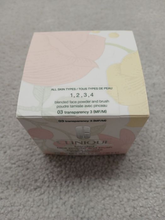 Clinique lekki puder sypki 03 Transparency 35g