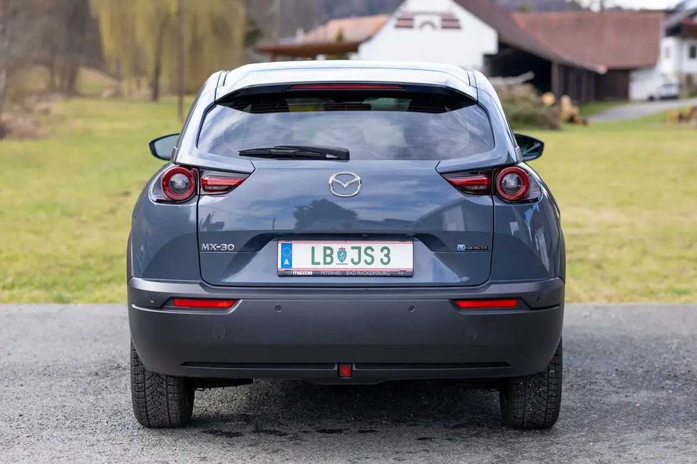 Разборка Mazda MX-30 бампер б/у автозапчастини