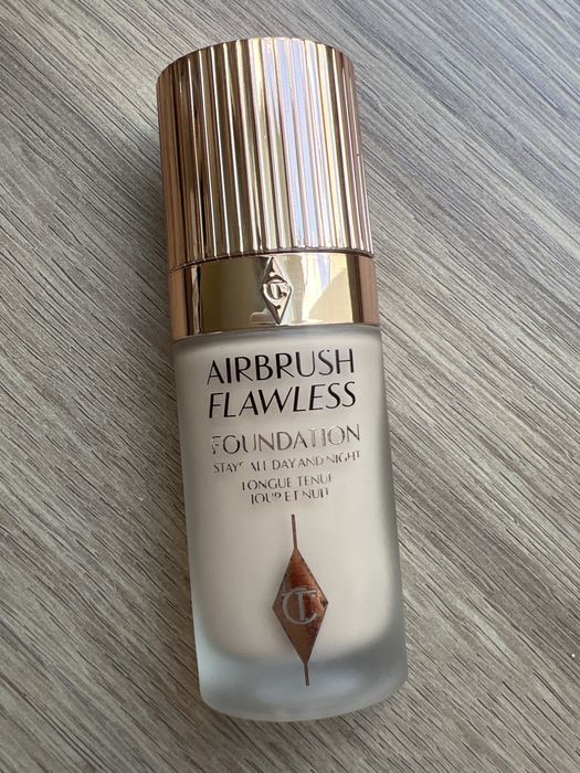 Podkład do twarzy Charlotte Tilbury
