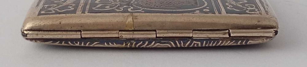 Srebrna papierośnica w Niello