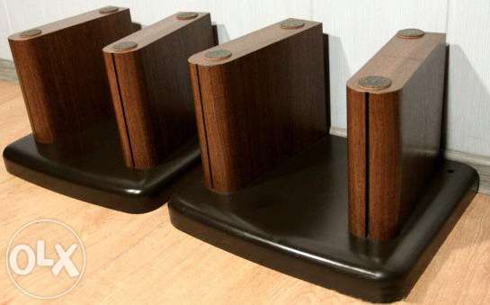 Продам стойки под акустику из массива дуба