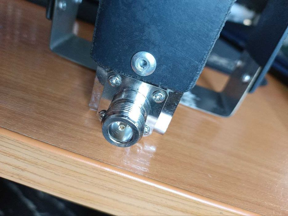 Антена квадрофіляр для РЕБ, широкий діапазон 700-1250 MHz