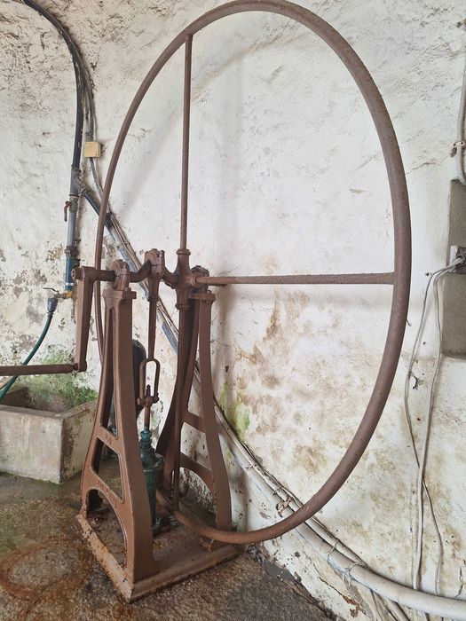 Roda Bomba poço antigo