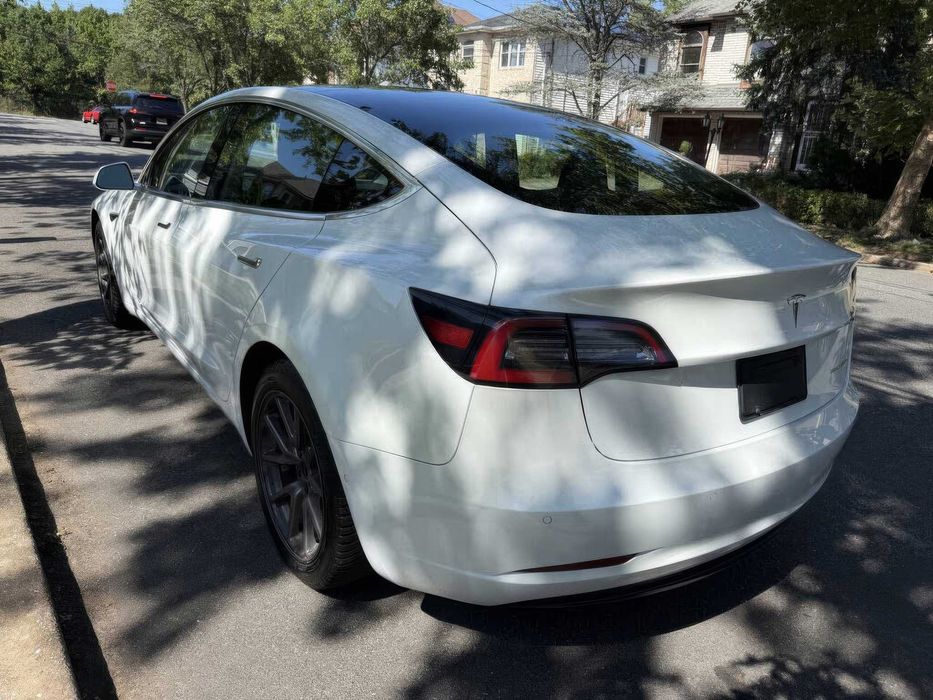 Tesla Model 3 Long Range      2019