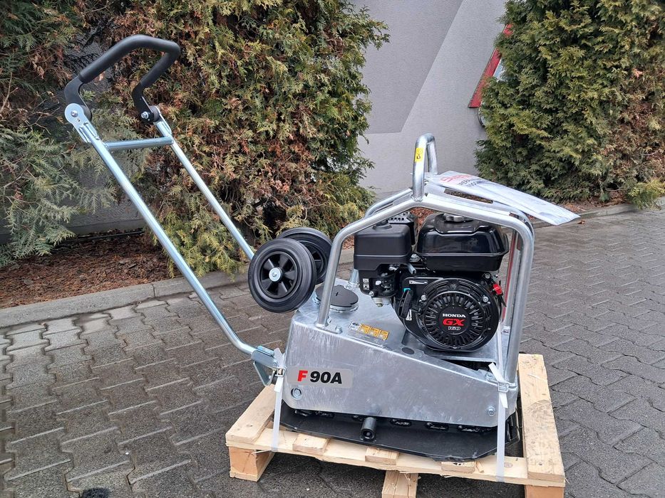 OUTLET Zagęszczarka asfaltowa Swepac F90A duży zbiornik na wodę, kółka