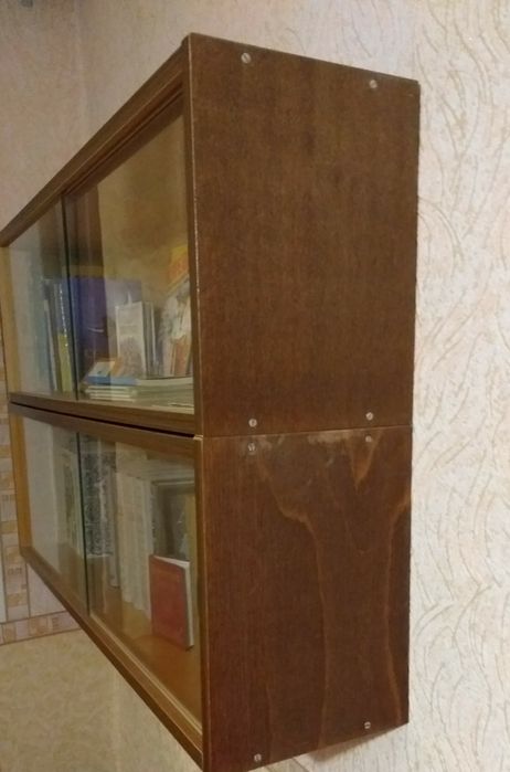 Книжні полки метрові зі склом