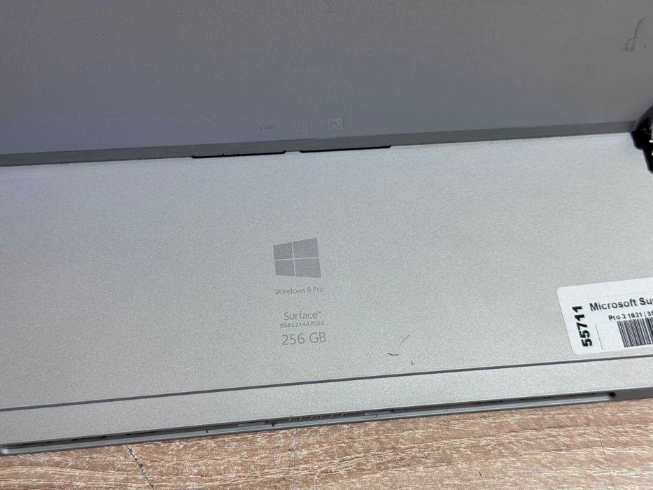 лот 1шт Планшетів Surface Pro 3 8/256 + зарядний - на запчастини