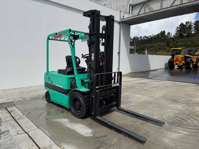 Empilhador Mitsubishi FB35K ALUGUER