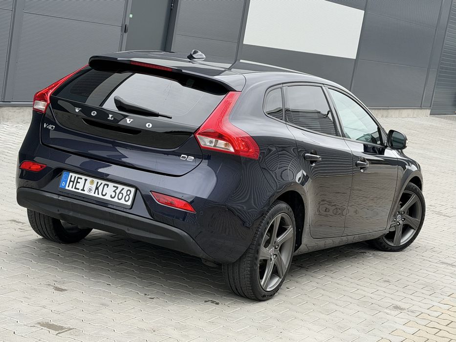Volvo V40 2.0D D2 PSA 2016 136tys km