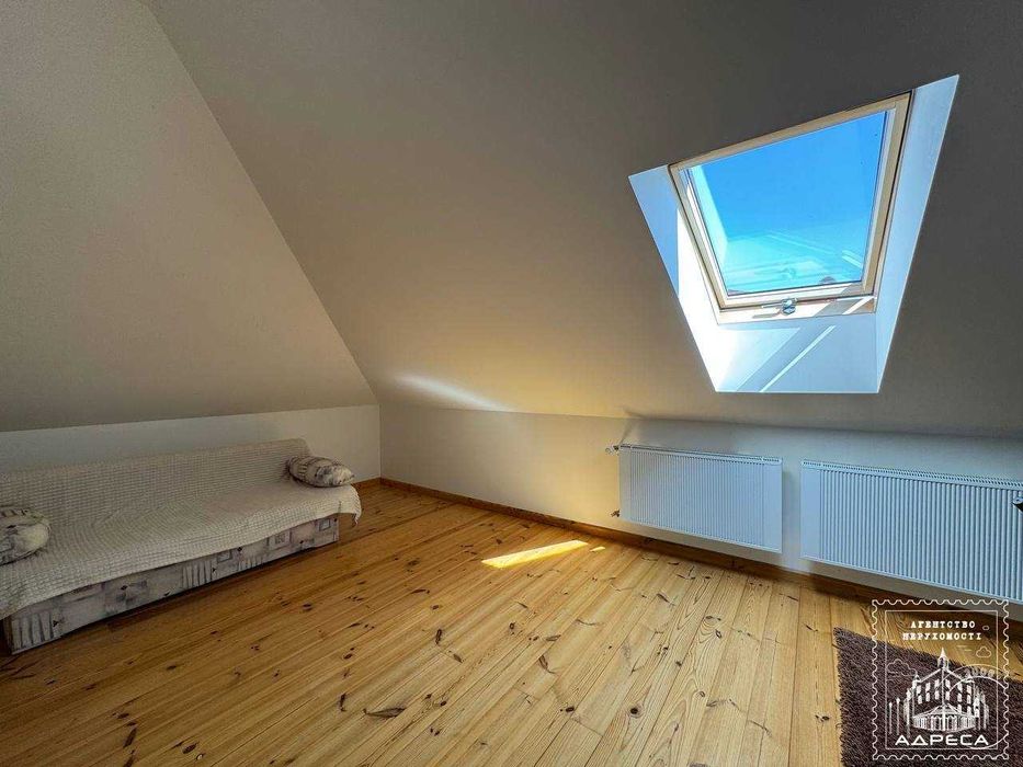 Добротний цегляний будинок в передмісті Рівного (село Бармаки)