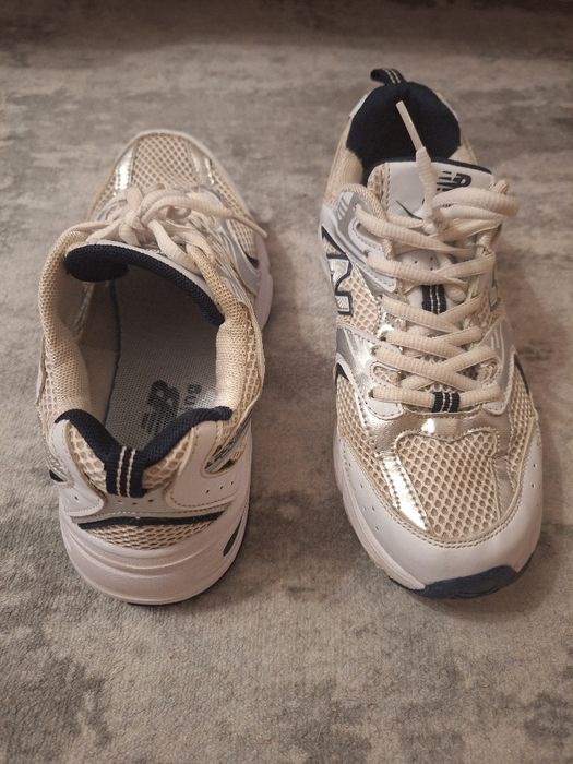 Кросівки жіночі New Balance