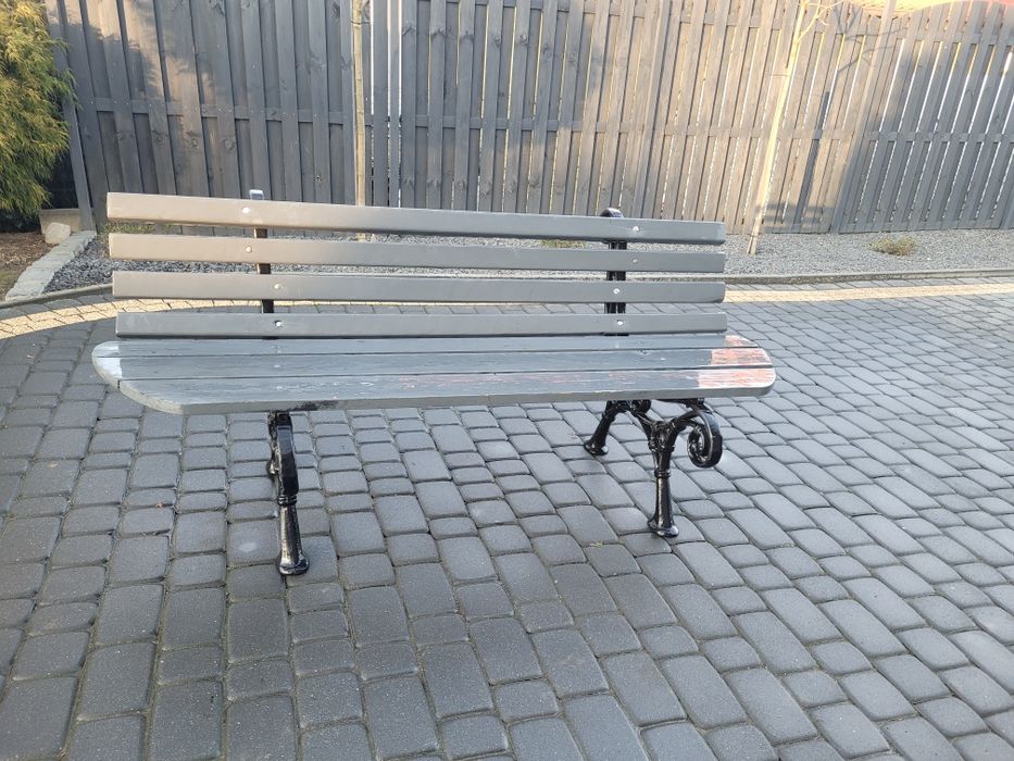 Dwie ławki solidne