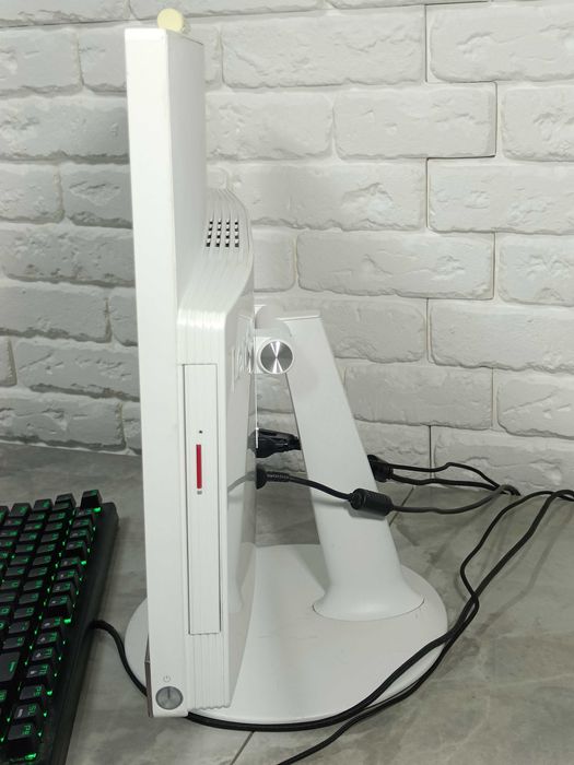 МОНОБЛОК AIO Lenovo V410 1920x1080 IPS i3 7100T DDR4 8GB SSD256GB WiFi