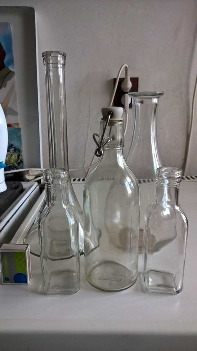 Wazoniki, butelki na kwiaty, rośliny, na olej - zestaw.