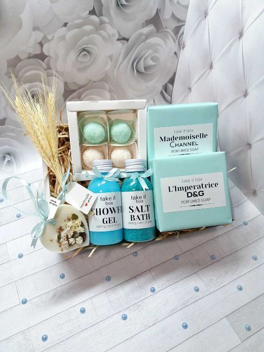 Подарунковий набір дівчині /Бьюти бокс/Подарунок на свято