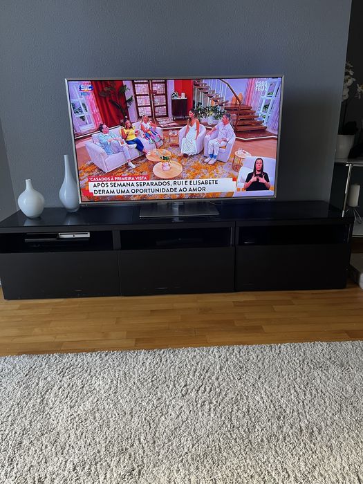 Movel ikea com vidro