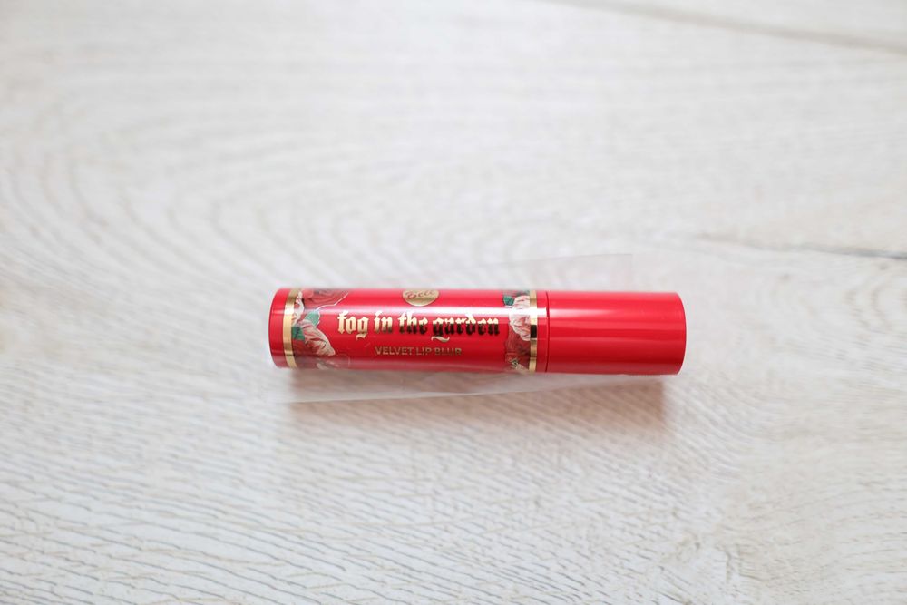 Bell x Fog in the Garden Velvet Lip Blur 03 Red velvet Płynna, pomadka