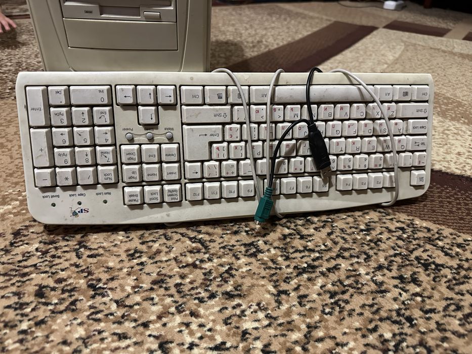 Системний блок  + клавіатура