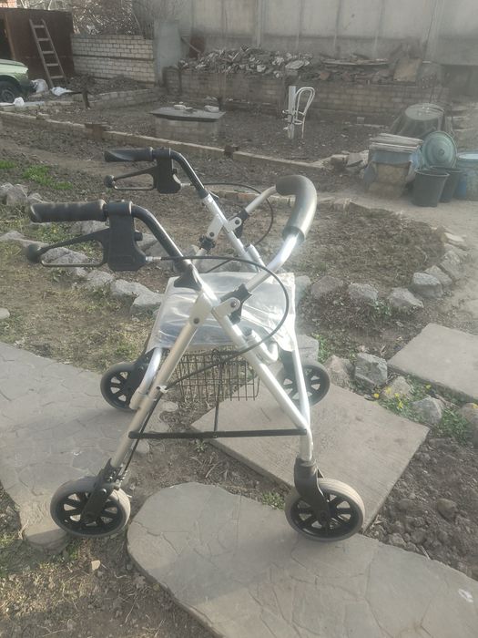 Ходунки для взрослых.