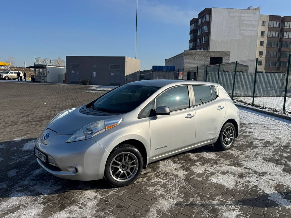 Продам Nissan leaf