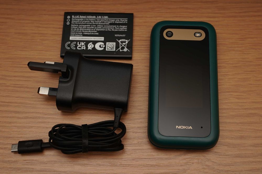 Мобільний телефон Nokia 2660 Flip DualSim