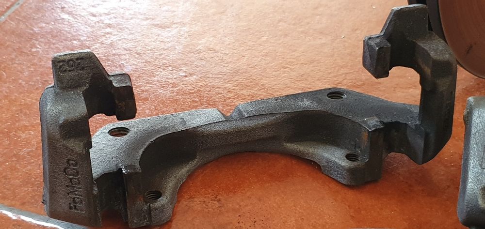 Discos e Suportes travão Ford Fiesta MK8 06.2017 -