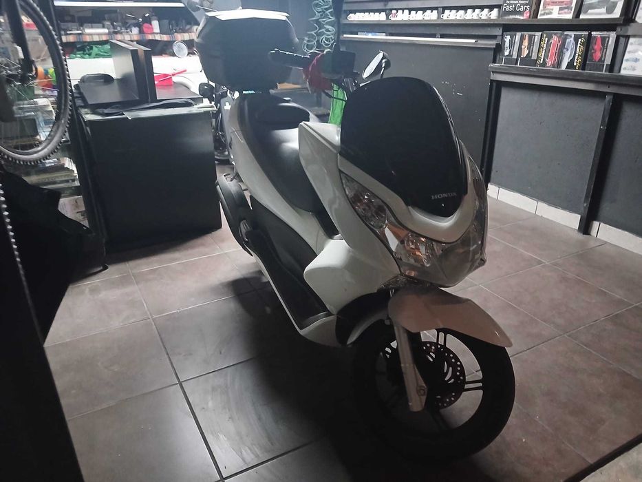 Honda PCX 125 (2011) | Com Mala Top Case GIVI