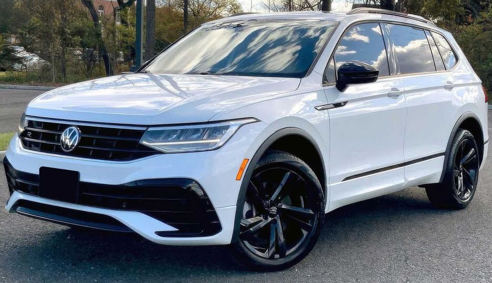 Volkswagen Tiguan SEL R-Line 4Motion      2024