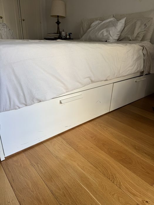 Cama de casal branca 160x200 com 4 gavetões – venda urgente