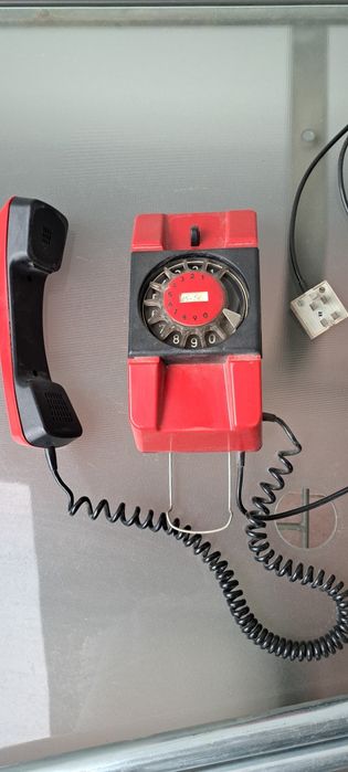 Telefon stacjonarny, tarczowy Bratek