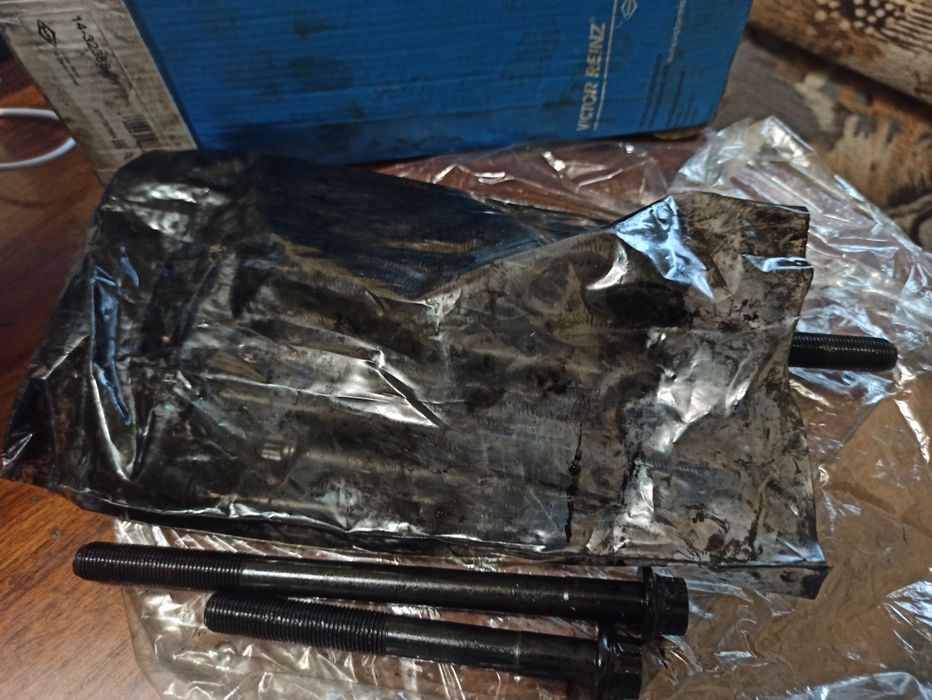 14-32388-01 Комплект болтів головки блока целіндра